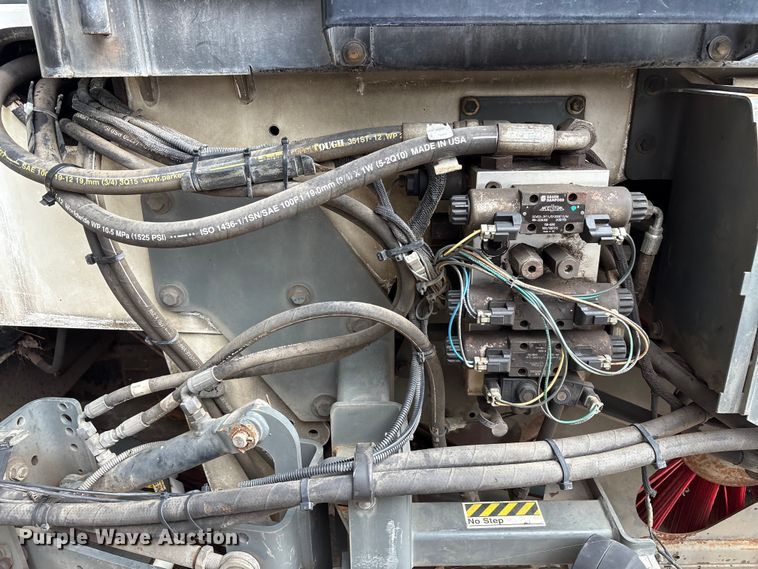 image for item EM6044 Elgin Pelican NP street sweeper