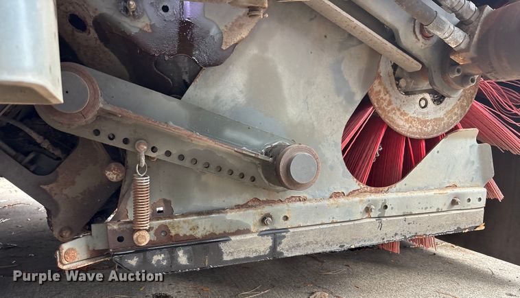 image for item EM6044 Elgin Pelican NP street sweeper