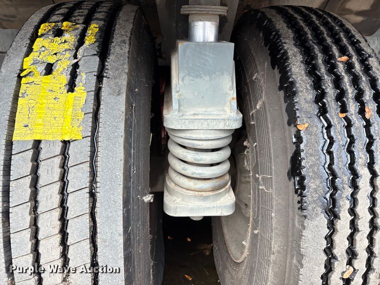 image for item EM6044 Elgin Pelican NP street sweeper