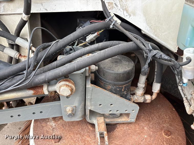 image for item EM6044 Elgin Pelican NP street sweeper