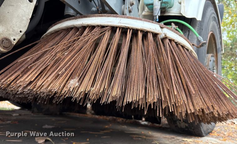 image for item EM6044 Elgin Pelican NP street sweeper