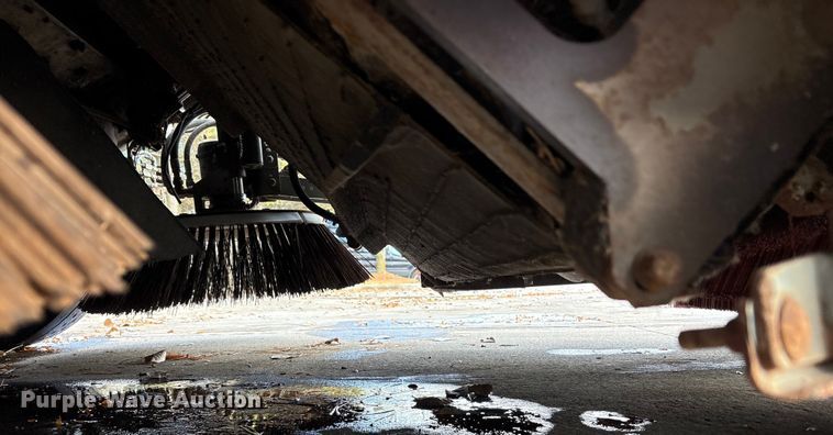 image for item EM6044 Elgin Pelican NP street sweeper