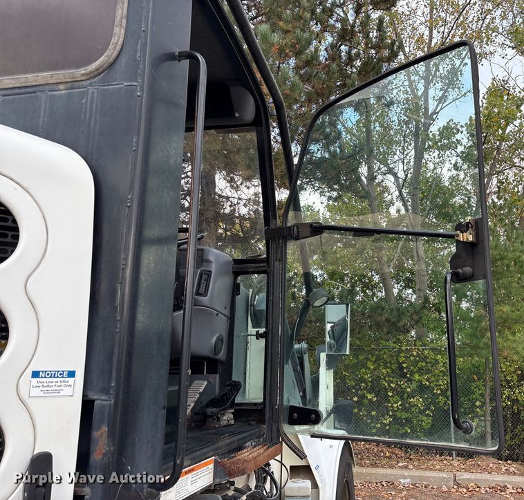 image for item EM6044 Elgin Pelican NP street sweeper