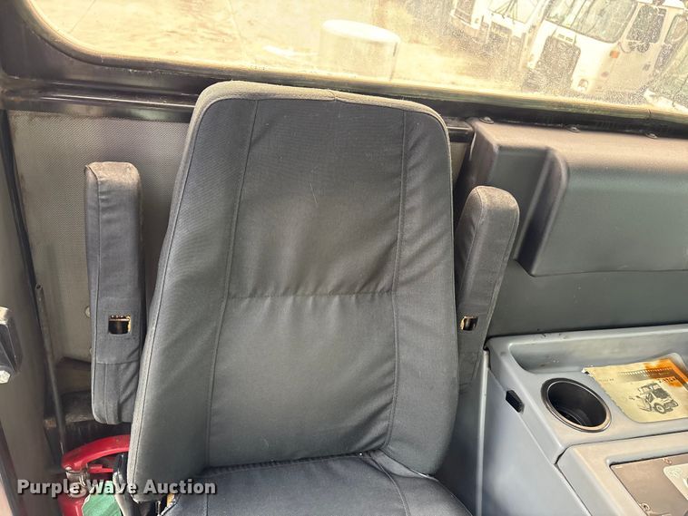 image for item EM6044 Elgin Pelican NP street sweeper