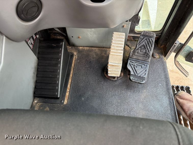 image for item EM6044 Elgin Pelican NP street sweeper