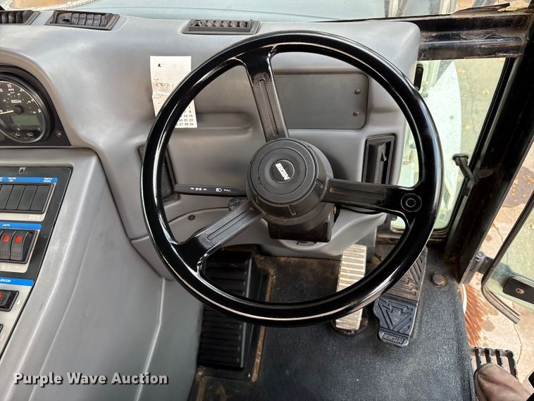 image for item EM6044 Elgin Pelican NP street sweeper