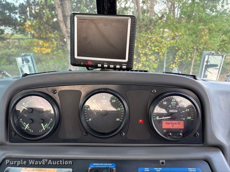 image for item EM6044 Elgin Pelican NP street sweeper