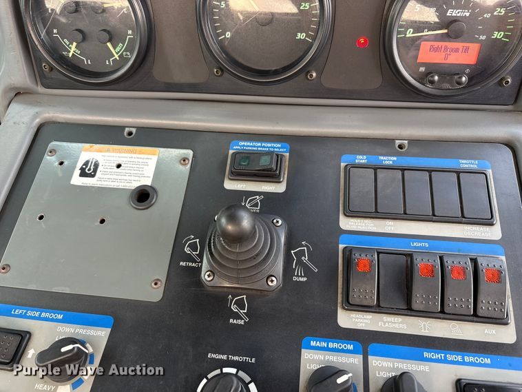 image for item EM6044 Elgin Pelican NP street sweeper