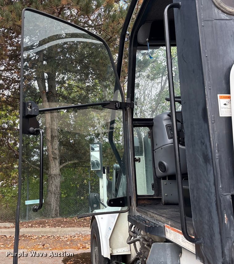 image for item EM6044 Elgin Pelican NP street sweeper