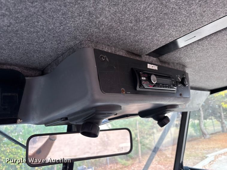 image for item EM6044 Elgin Pelican NP street sweeper