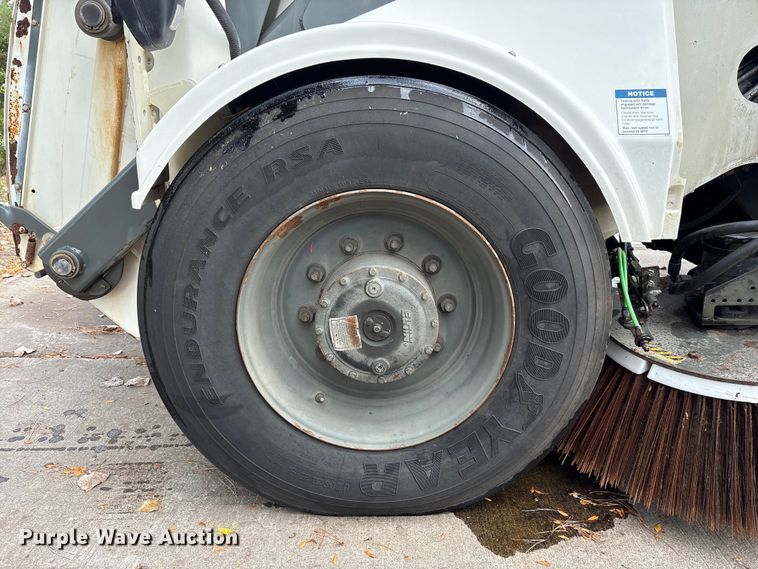 image for item EM6044 Elgin Pelican NP street sweeper