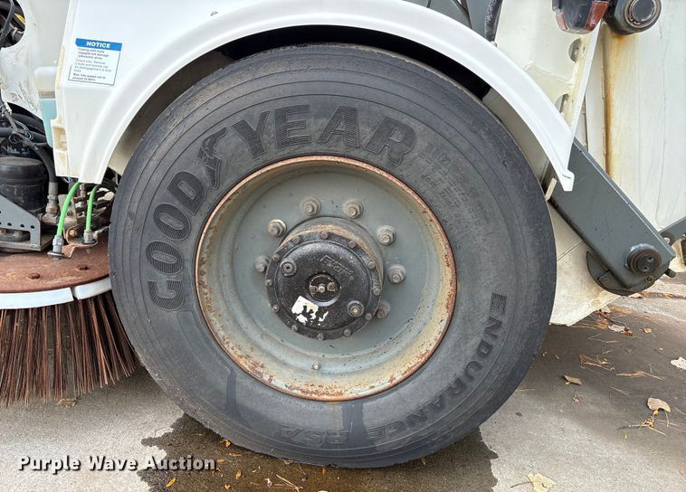 image for item EM6044 Elgin Pelican NP street sweeper