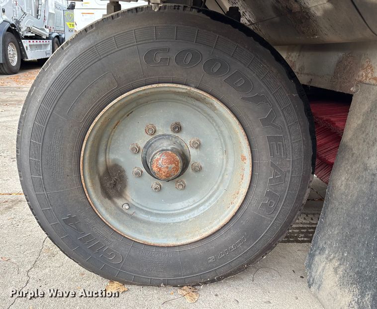 image for item EM6044 Elgin Pelican NP street sweeper