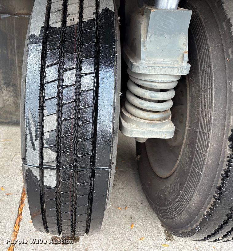 image for item EM6044 Elgin Pelican NP street sweeper