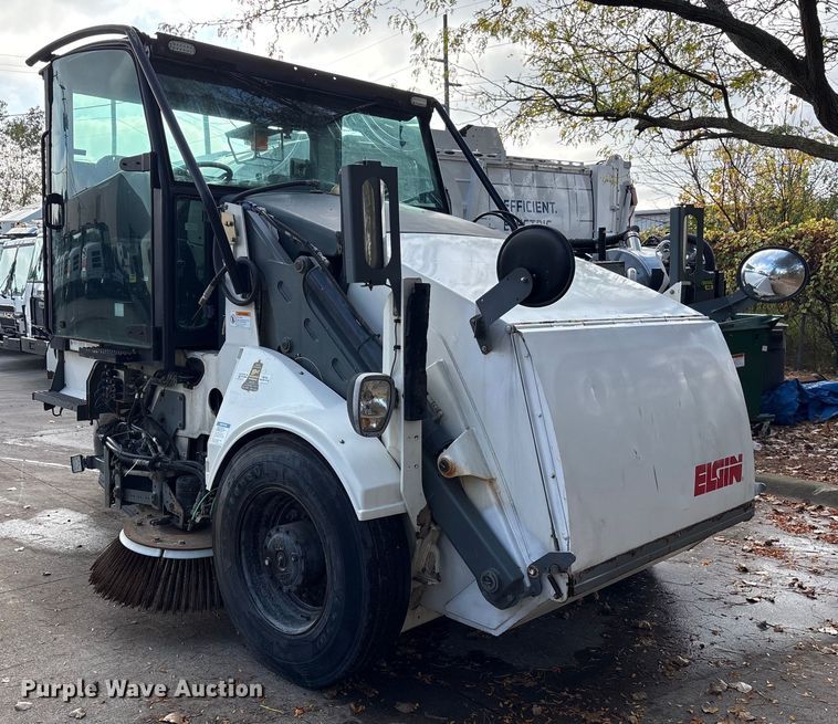 image for item EM6045 Elgin Pelican NP street sweeper