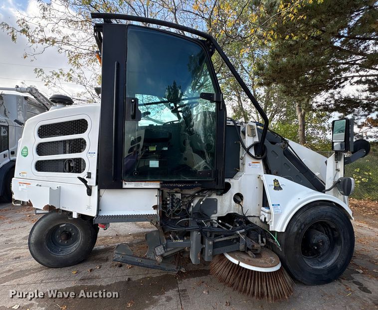 image for item EM6045 Elgin Pelican NP street sweeper