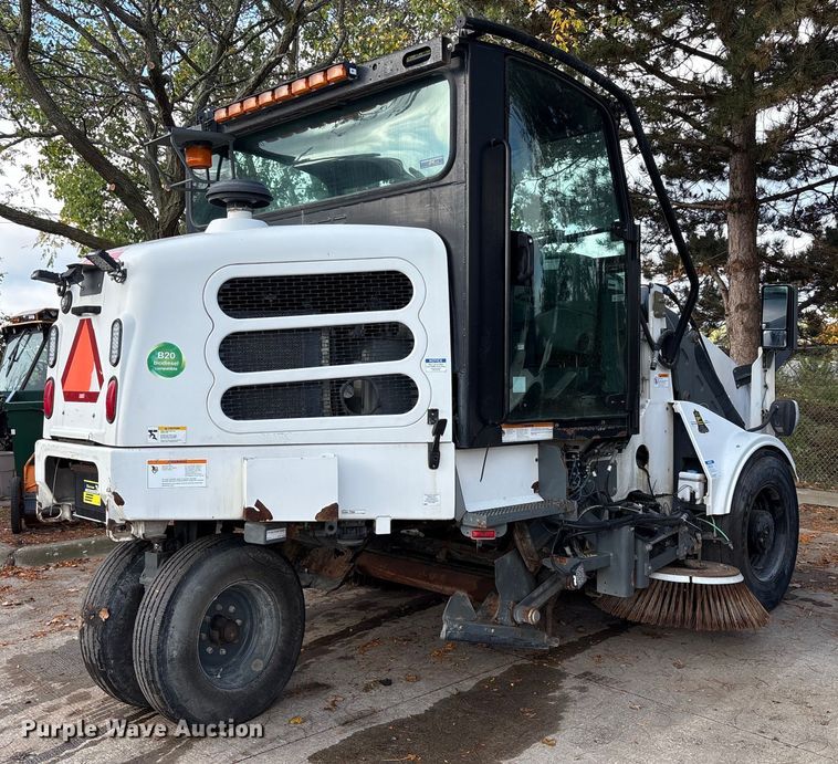 image for item EM6045 Elgin Pelican NP street sweeper