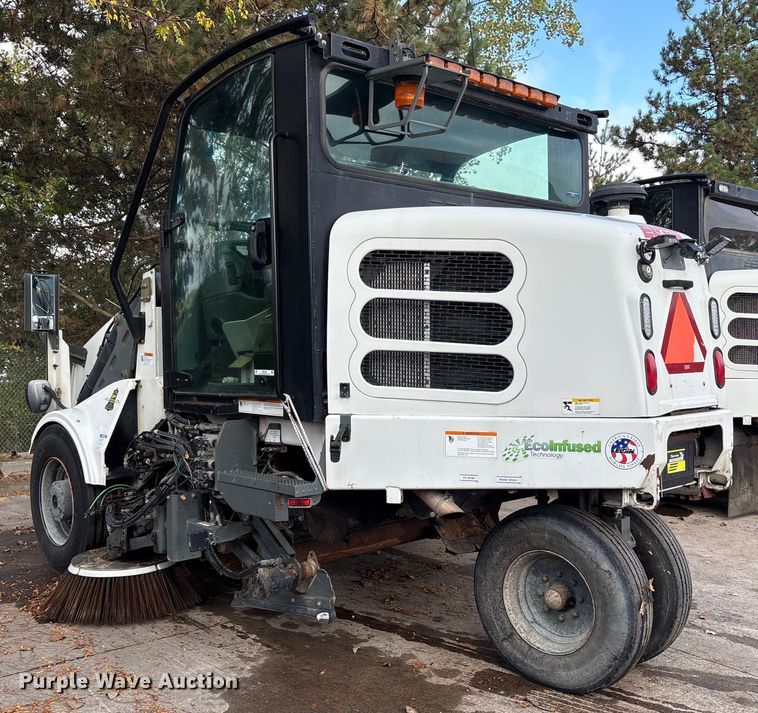 image for item EM6045 Elgin Pelican NP street sweeper