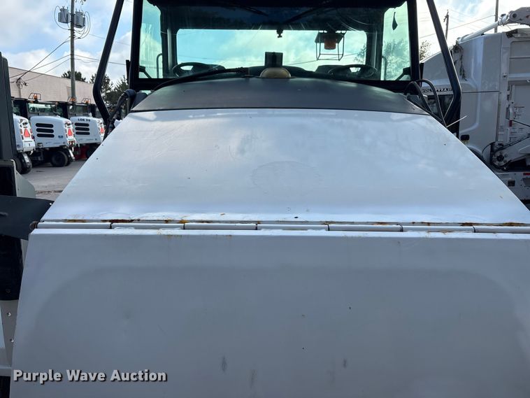 image for item EM6045 Elgin Pelican NP street sweeper