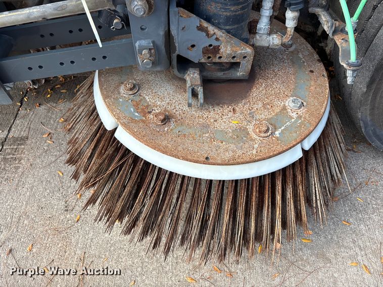 image for item EM6045 Elgin Pelican NP street sweeper