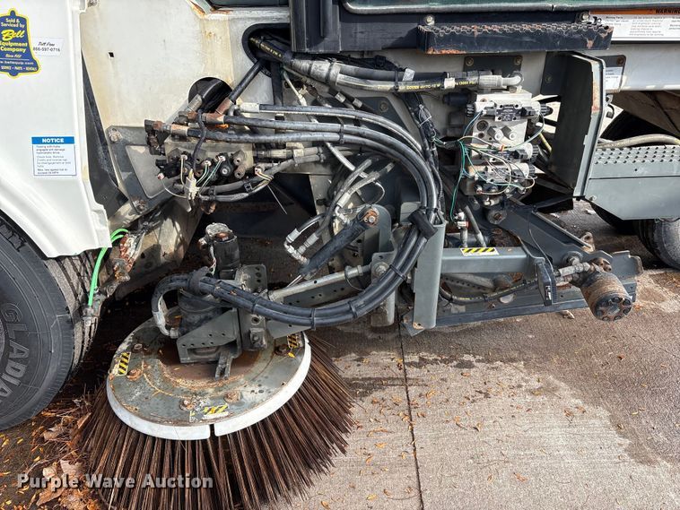 image for item EM6045 Elgin Pelican NP street sweeper
