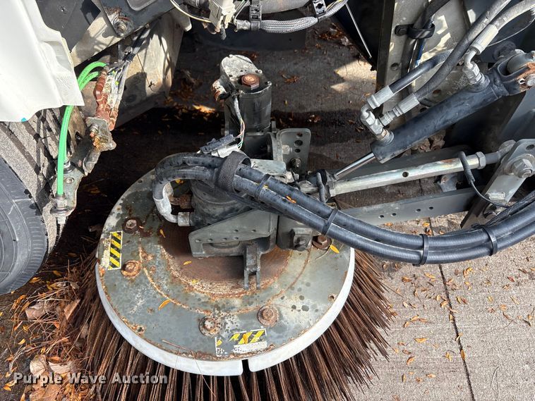 image for item EM6045 Elgin Pelican NP street sweeper