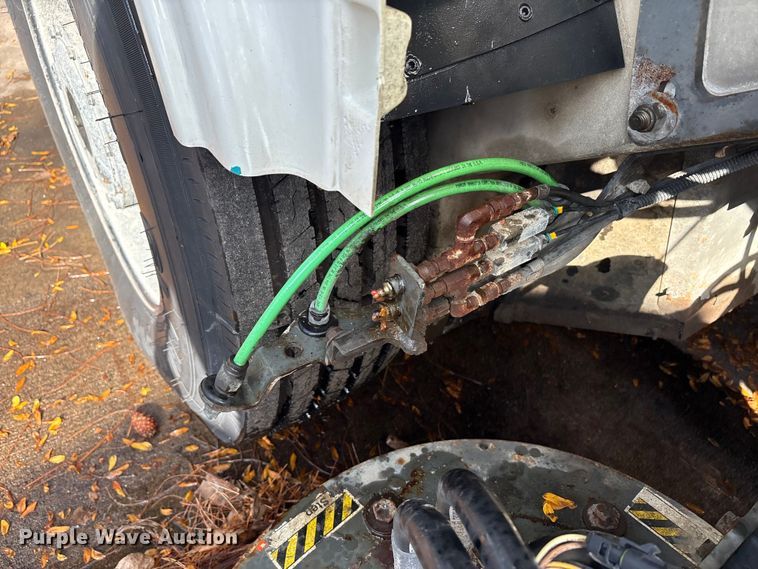 image for item EM6045 Elgin Pelican NP street sweeper