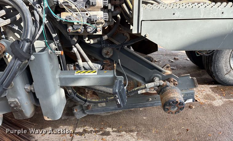 image for item EM6045 Elgin Pelican NP street sweeper