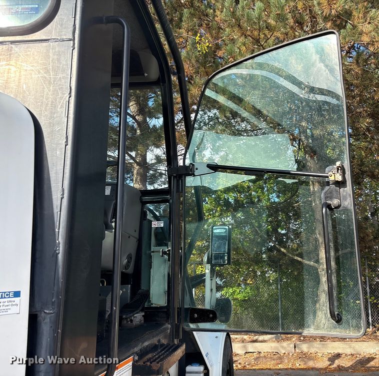 image for item EM6045 Elgin Pelican NP street sweeper