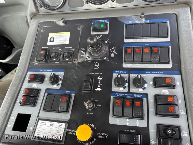 image for item EM6045 Elgin Pelican NP street sweeper