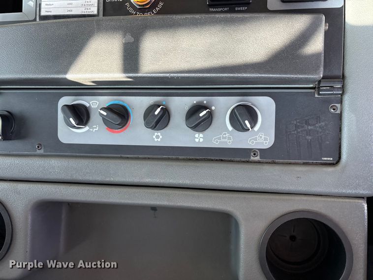 image for item EM6045 Elgin Pelican NP street sweeper