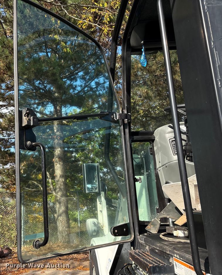 image for item EM6045 Elgin Pelican NP street sweeper