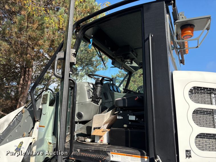 image for item EM6045 Elgin Pelican NP street sweeper