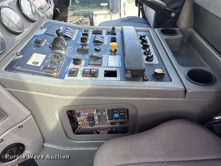 image for item EM6045 Elgin Pelican NP street sweeper