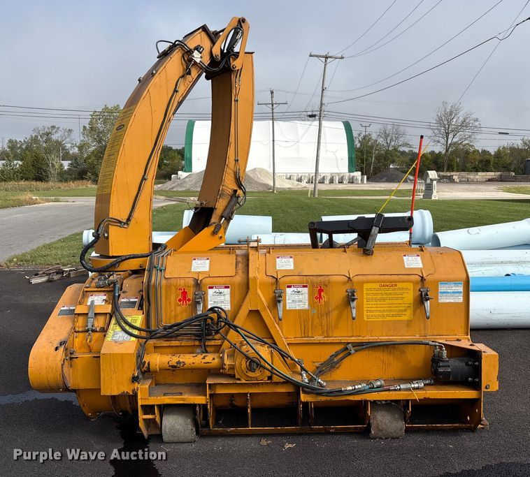 image for item EM6049 Trackless Vehicles Limited LL leaf loader