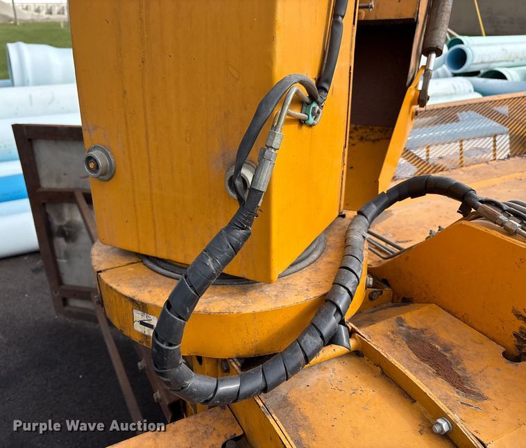 image for item EM6049 Trackless Vehicles Limited LL leaf loader