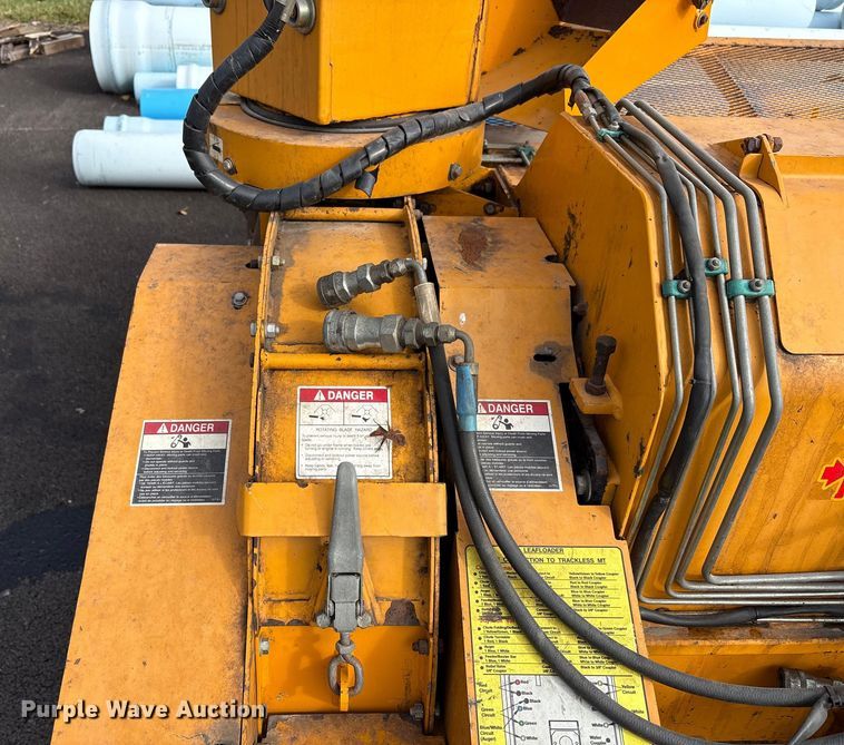 image for item EM6049 Trackless Vehicles Limited LL leaf loader