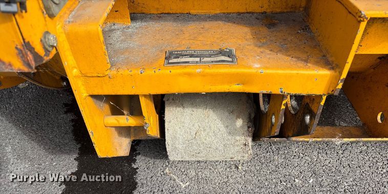 image for item EM6049 Trackless Vehicles Limited LL leaf loader