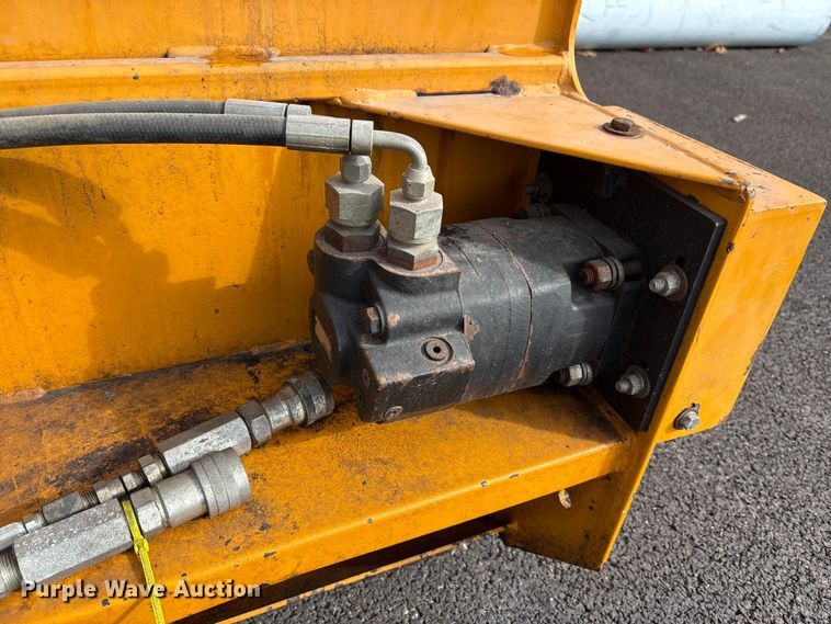 image for item EM6049 Trackless Vehicles Limited LL leaf loader