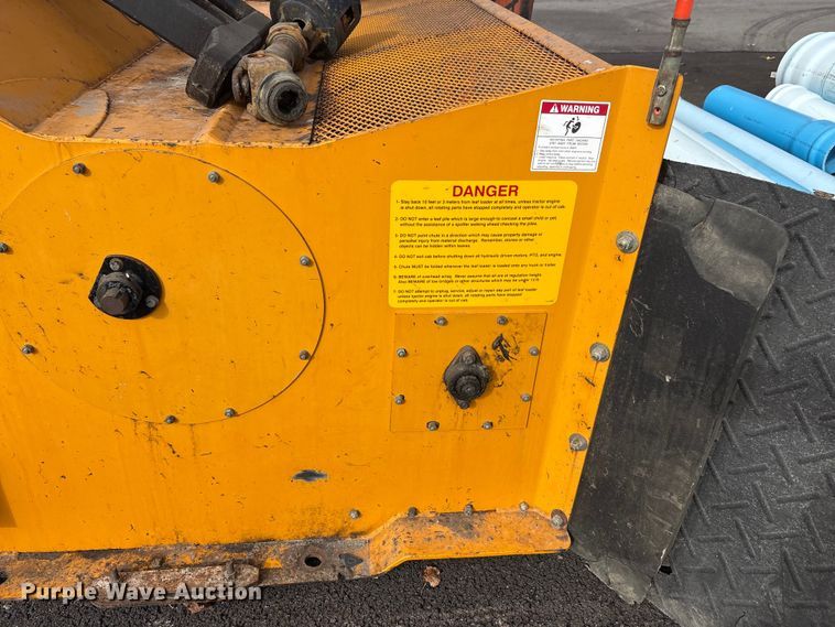 image for item EM6049 Trackless Vehicles Limited LL leaf loader