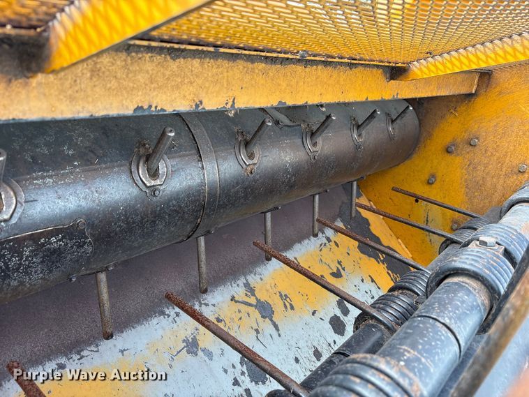 image for item EM6049 Trackless Vehicles Limited LL leaf loader