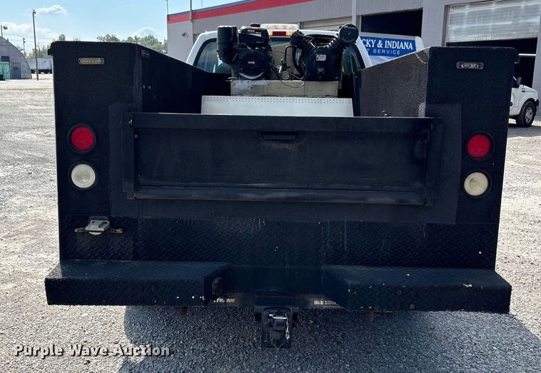 image for item EM6065 2006 Ford F350 Super Duty utility bed pickup truck