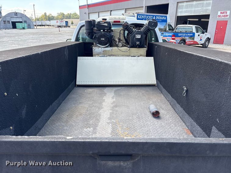 image for item EM6065 2006 Ford F350 Super Duty utility bed pickup truck