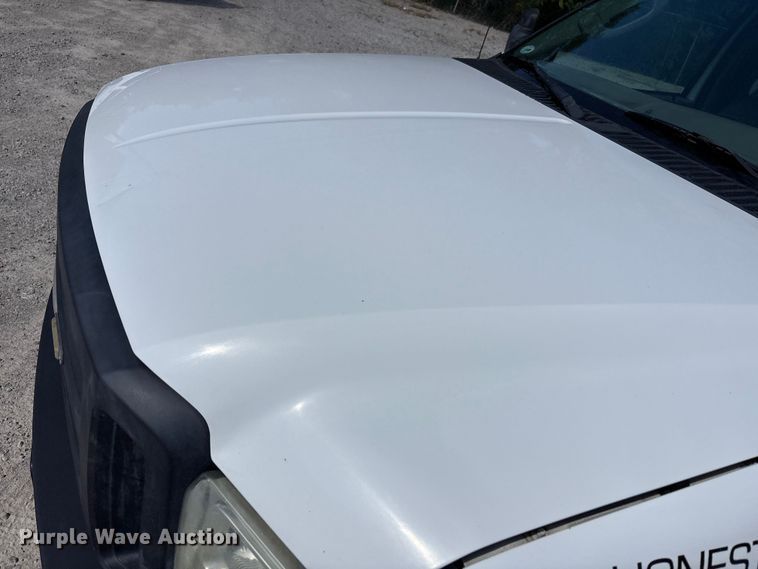 image for item EM6065 2006 Ford F350 Super Duty utility bed pickup truck