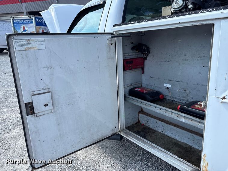 image for item EM6065 2006 Ford F350 Super Duty utility bed pickup truck