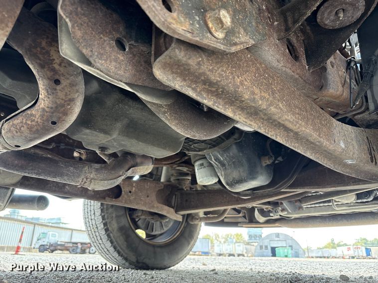 image for item EM6065 2006 Ford F350 Super Duty utility bed pickup truck