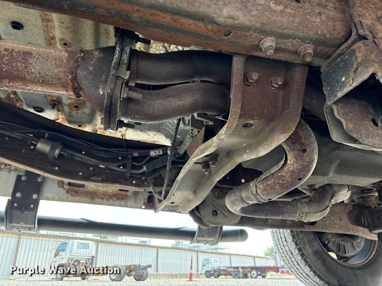 image for item EM6065 2006 Ford F350 Super Duty utility bed pickup truck