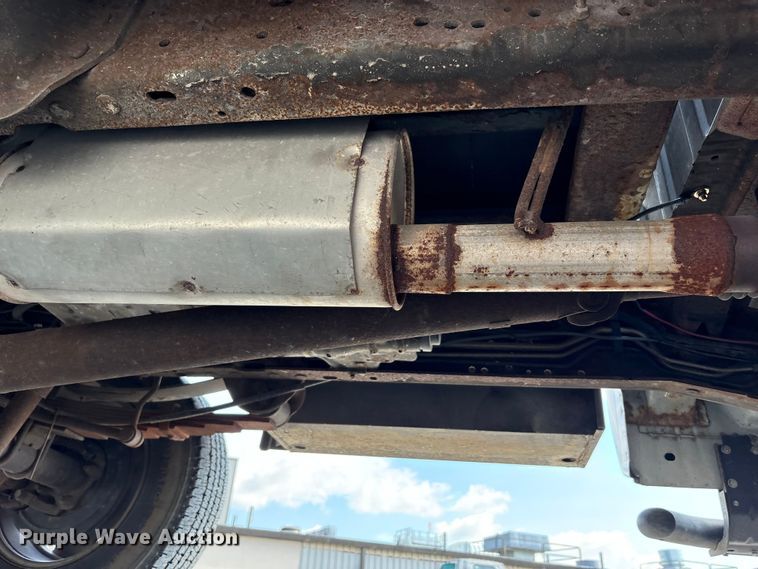 image for item EM6065 2006 Ford F350 Super Duty utility bed pickup truck