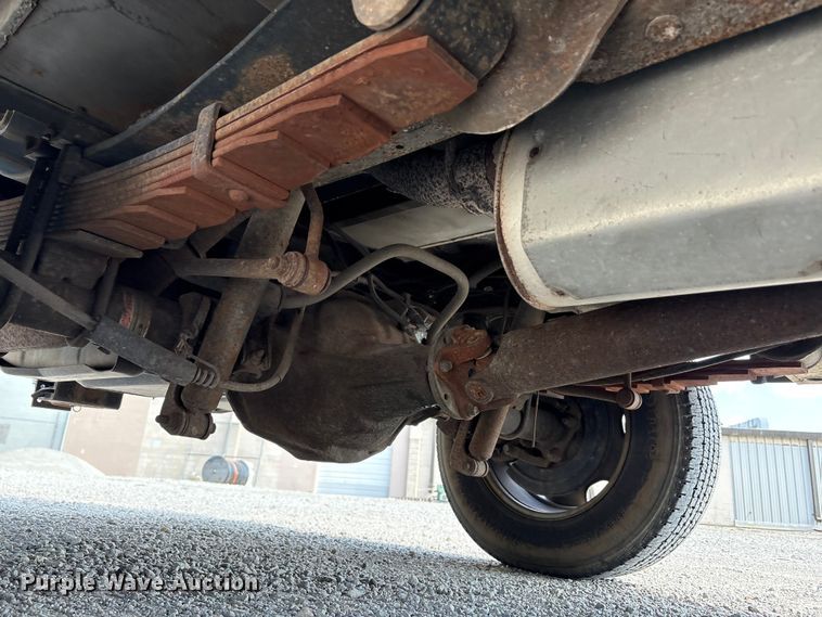 image for item EM6065 2006 Ford F350 Super Duty utility bed pickup truck