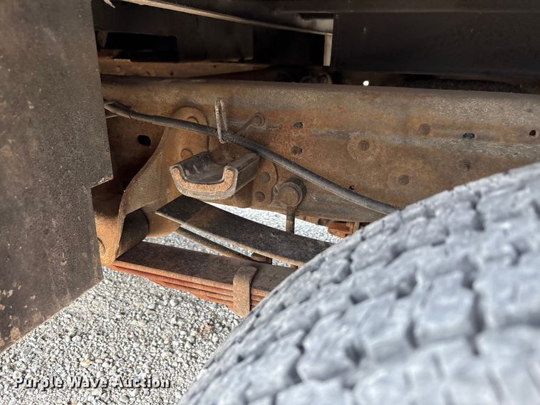 image for item EM6065 2006 Ford F350 Super Duty utility bed pickup truck